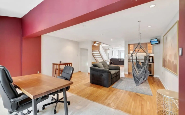 4 BDRM Garage Parking Patio Society Hill