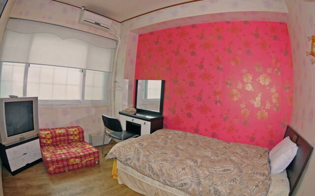 Hwaseong Guest House