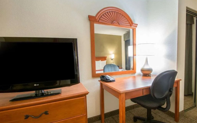Comfort Suites