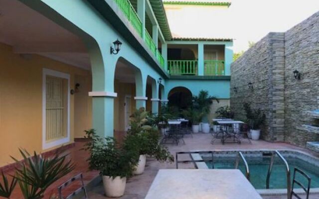 Hotel E La Calesa