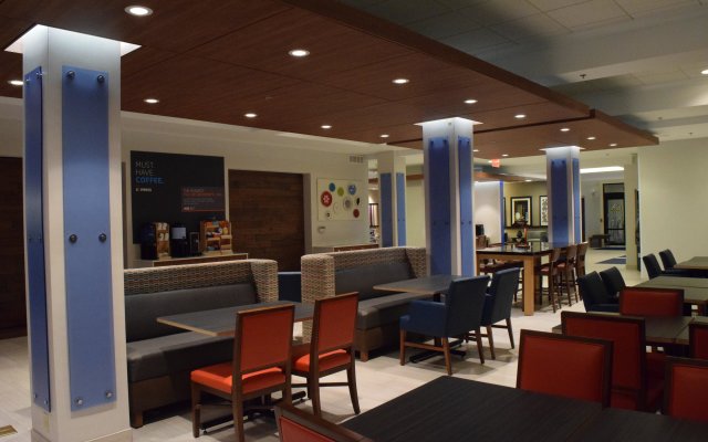 Holiday Inn Express & Suites Rochester Webster, an IHG Hotel