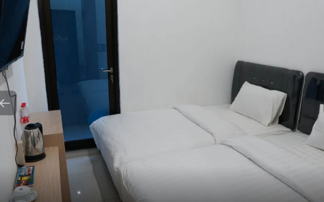 Amaze Hotel