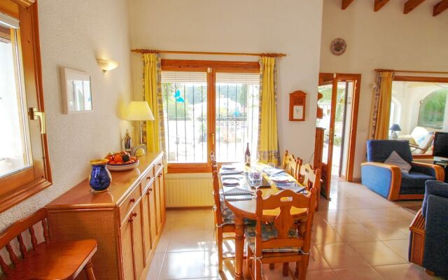 Dina - Mediterranean Bungalow in Moraira