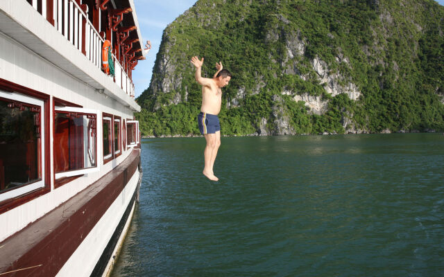 Halong Royal Palace Cruise