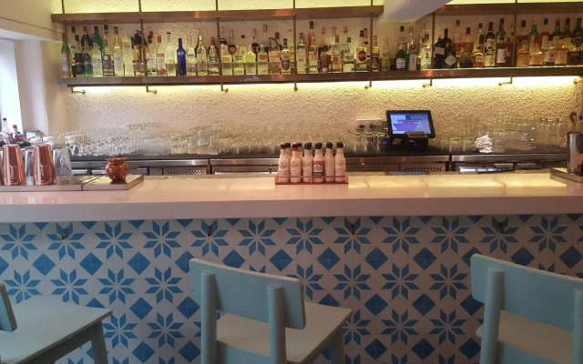 Le Sutra Hotel