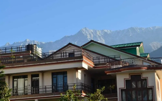Hobo Hostel