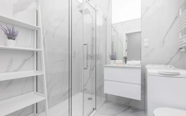 Trendy Warsaw Apartment by Renters