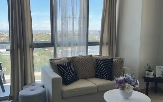 S & E condo with Panoramic view