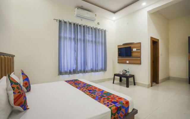 Fabhotel Downtown Residency