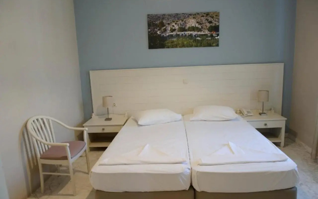 Kalydna Island Hotel