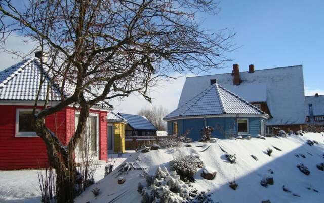 Yellow - Peter's Modern Retreat