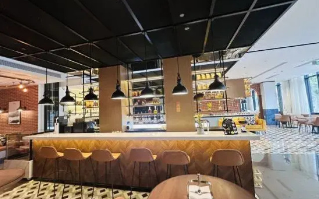 Kyriad Marvelous Hotel Zhengzhou Chengdong Road Wenmiao Subway Station