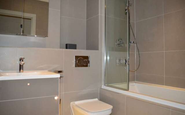 Modern 2 Bedroom Central Manchester Apartment