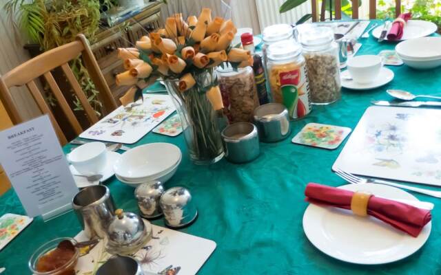 Eypeleaze B & B