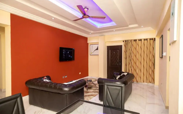 Executive 2-bed Apartment, Santa Maria - Accra