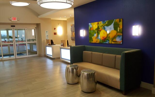Holiday Inn Express Pearland