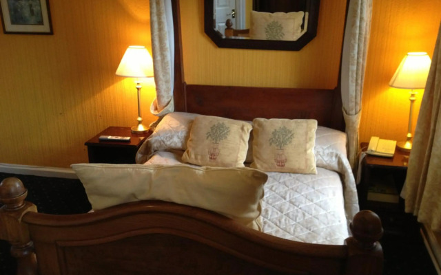 Ty Newydd Country Hotel