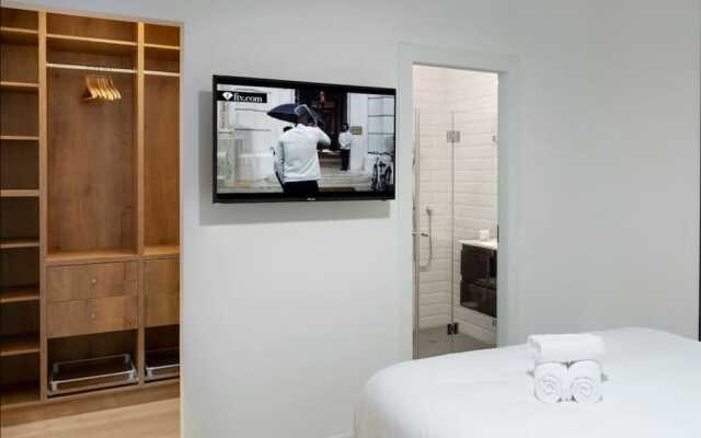 Cozy 2BR in Bezalel by HolyGuest