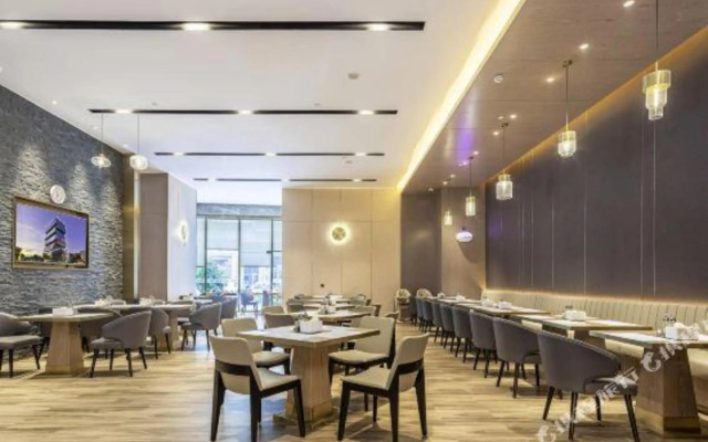 Echarm Plus Hotel (Quanzhou Wanda Plaza)