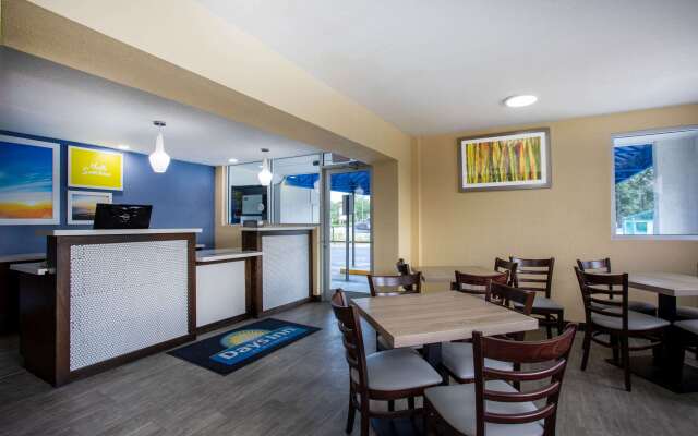 Days Inn by Wyndham Apopka/Orlando