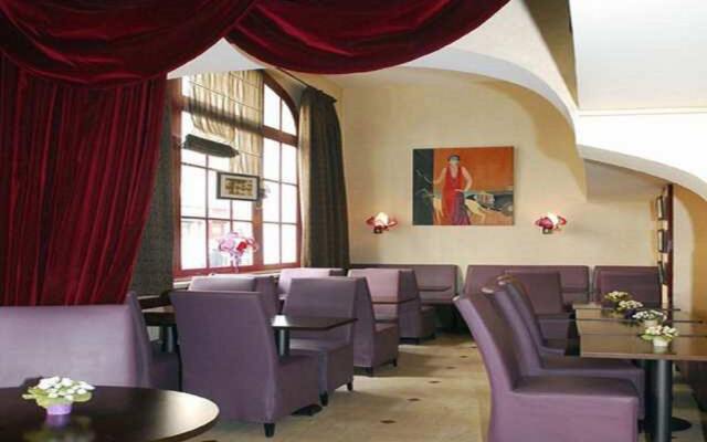 Pax Opera Hotel
