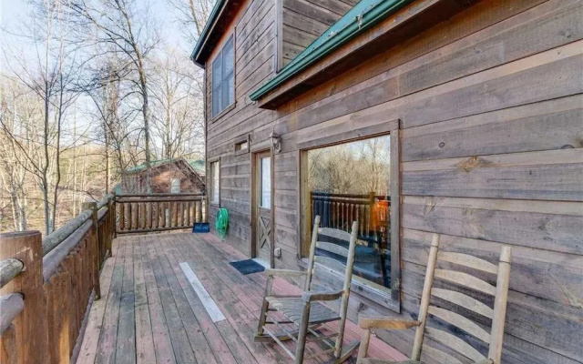 Bearfoot Lodge by RedAwning