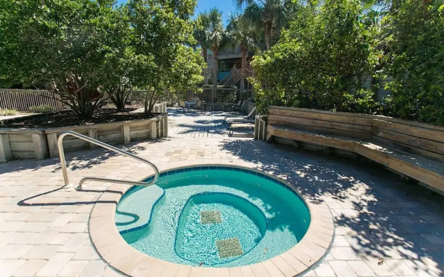 St. Augustine's Oceanfront Oasis: Hibiscus F102