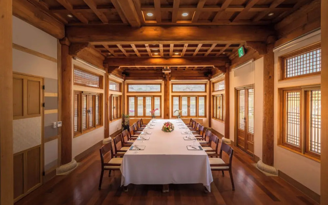 Gyeongwonjae By Walkerhill