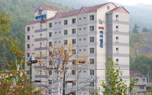 Goodstay HighValley Hotel