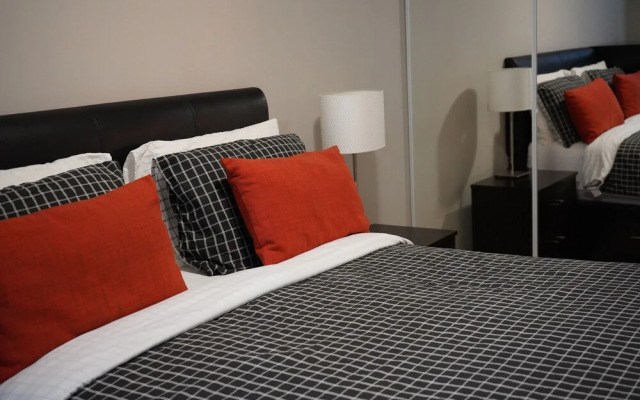 Living Suites Toronto Convention Centre