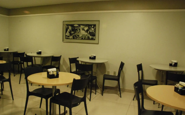 Hotel El Pilar by Bsb Inn