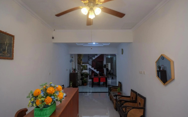 OYO Life 3301 Pondok Eyang Obi
