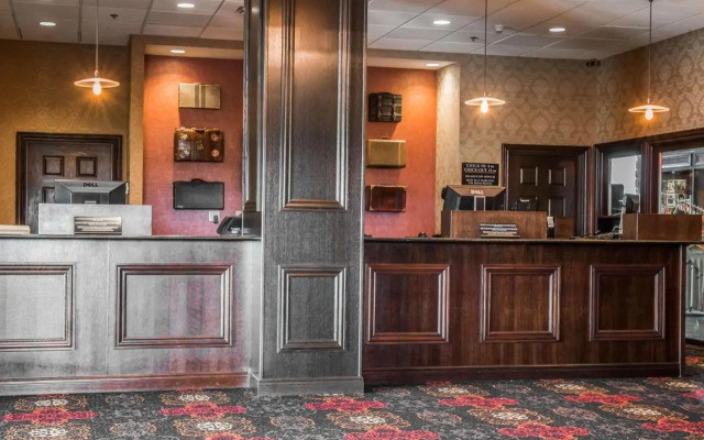 Shoreline Inn & Conference Center, Ascend Collection