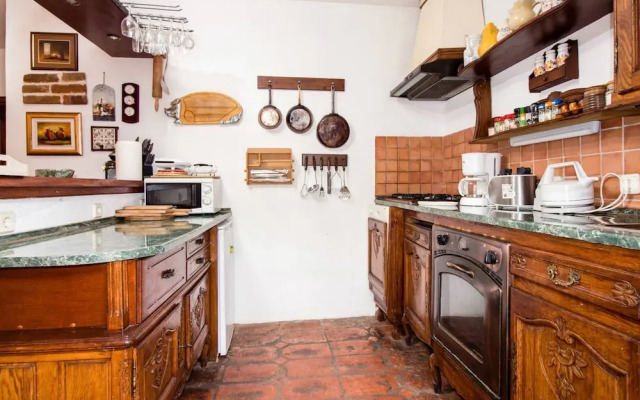 Authentic Dalmatian Hillside Escape With Pool, Sauna & BBQ