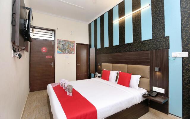 OYO 19778 Hotel Royal Shades
