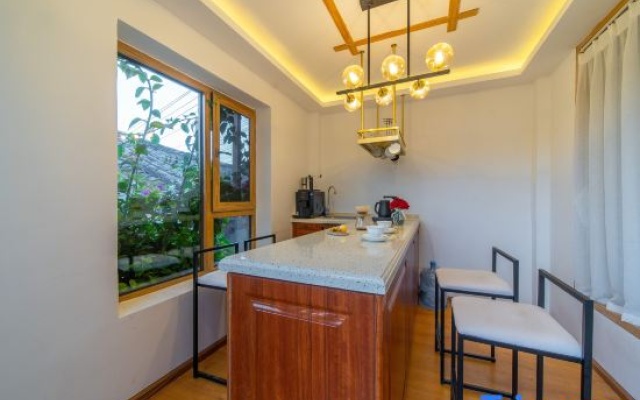 Shitouji.Guanshan Xiaoju B&B (the Old Town of Lijiang Dashuiche Store) – Kitchen – Lijiang
