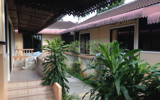 OYO 325 Naiyang Cottage (Vaccinated Staff)