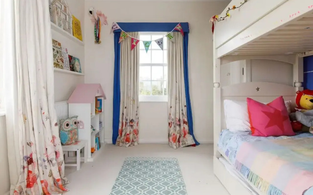 Amazing 5 BR Country Home Pool Gym Yoga Studio