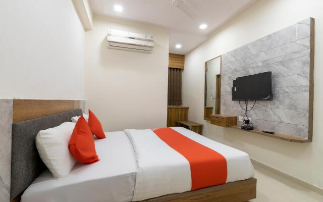 OYO 49524 Hotel Bhavya