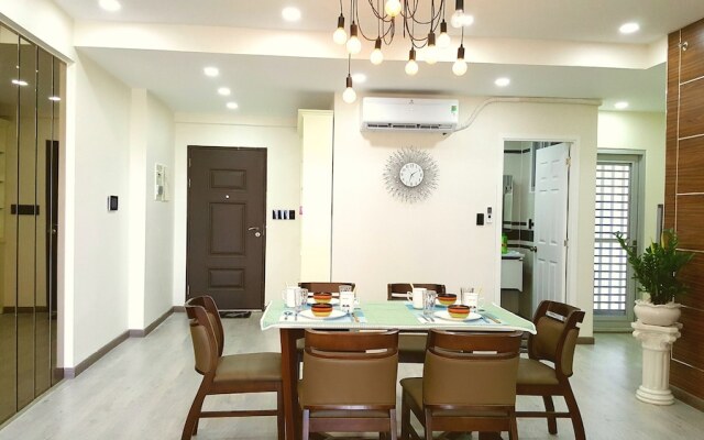 Scenic Valley Luxury 2BR SW Pool 07th