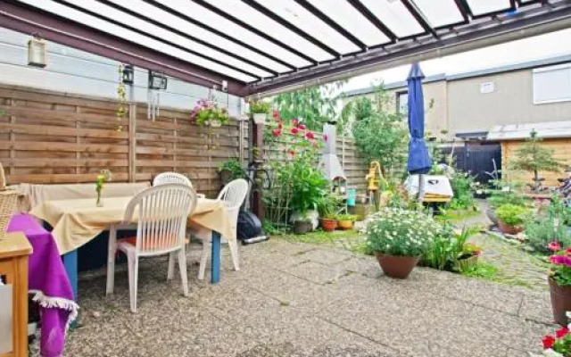 Private Apartment Relax Lincoln (4532)