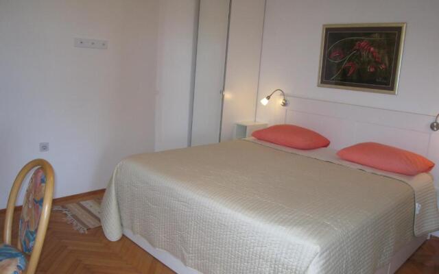 Apartment Petrinic V