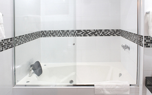 El Polo Hotel & Suites