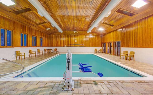 Days Hotel & Conference Center by Wyndham Methuen MA