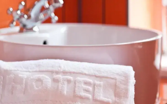 Blooms Boutique Hostel