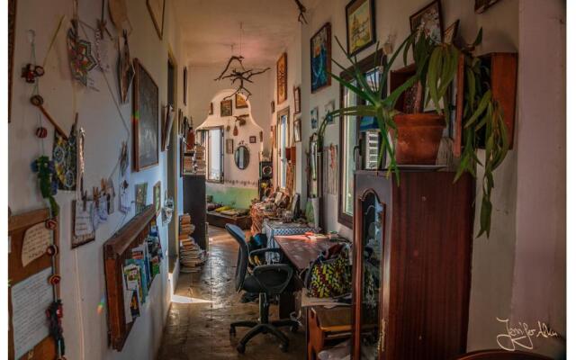 Camino Art House