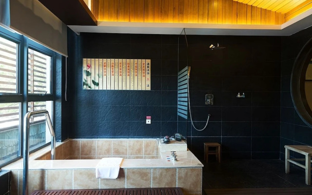Phoenix Hotspring Resort