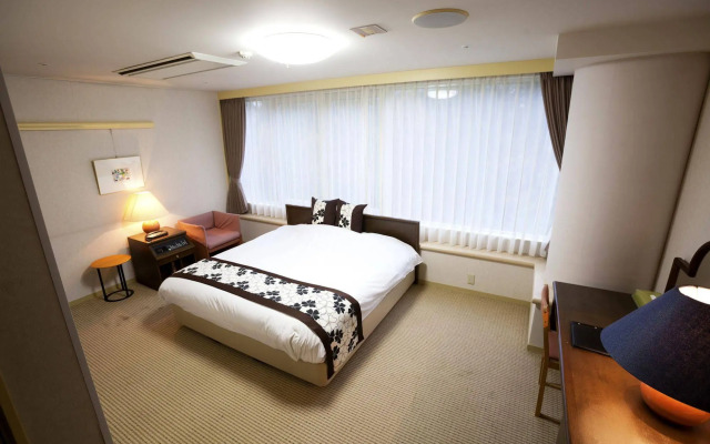 Northern Arc Resort Hotel
