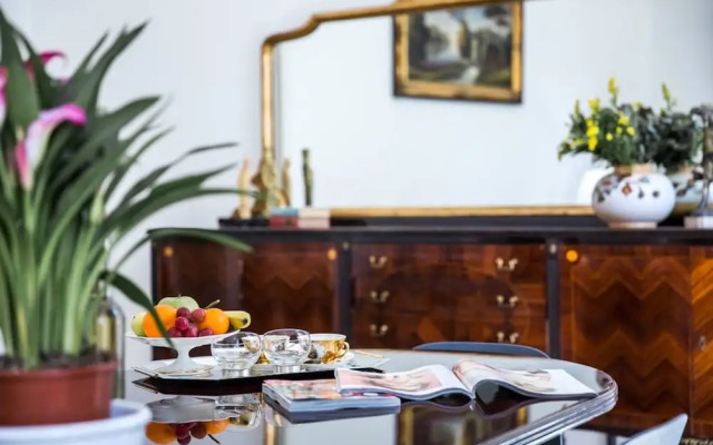 Super Big History Luxury At Colosseum