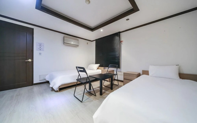 Changwon Masan Hapseongdong Hotel 4U
